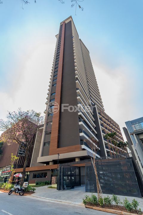 Image 3 - 842572
