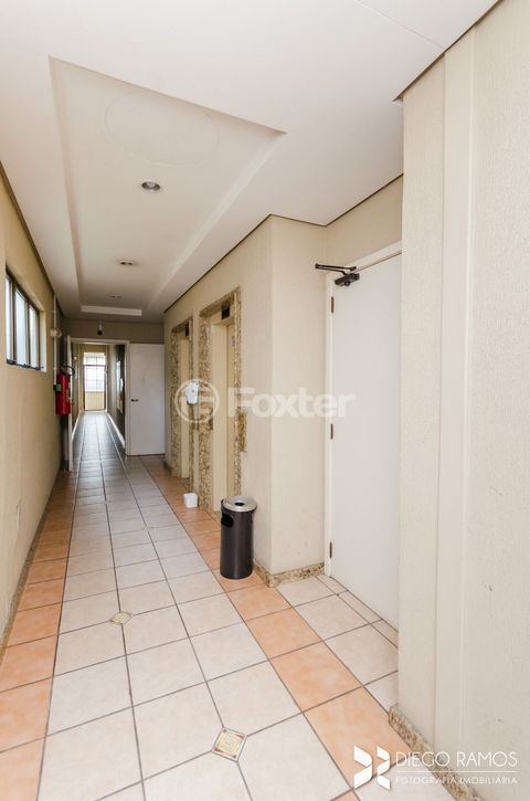 Image 8 - 878488