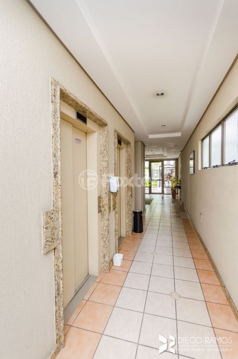 Image 9 - 878488