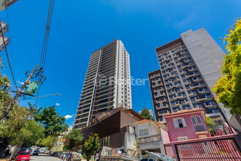 Image 11 - 880316