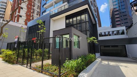 Image 11 - 877908