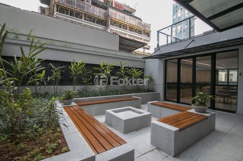 Image 9 - 877908