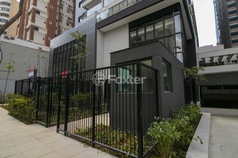 Image 10 - 877908
