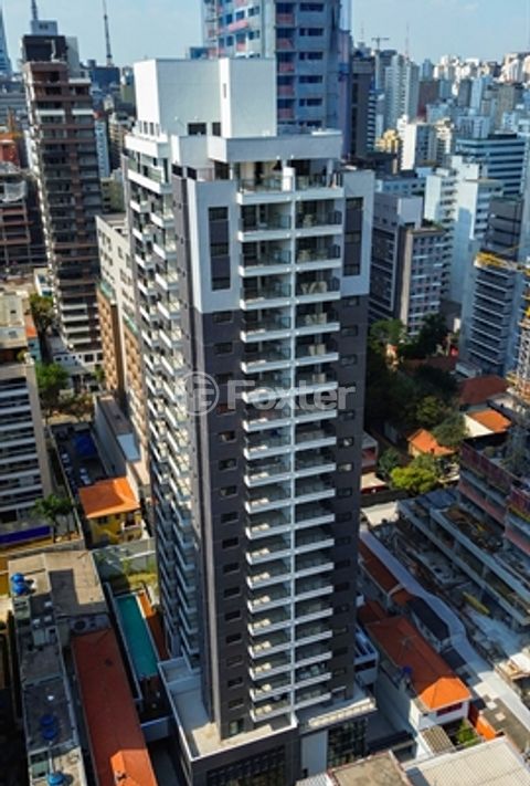 Image 15 - 877996
