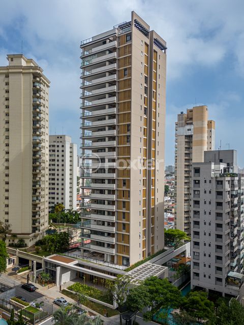 Image 1 - 877826