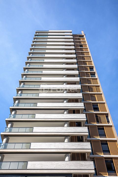 Image 3 - 877826