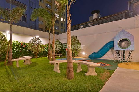 Image 15 - 330317