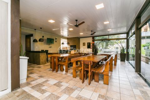 Image 12 - 875881