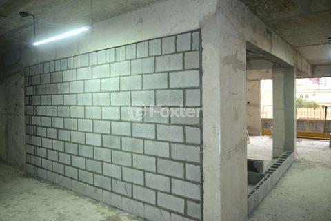Image 19 - 875742
