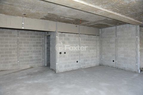 Image 17 - 875742