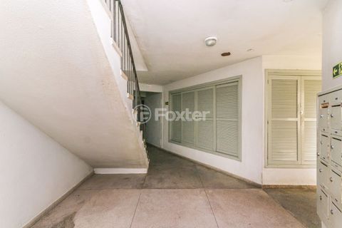 Image 19 - 884837