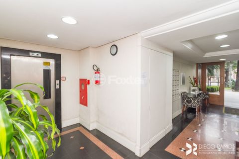 Image 7 - 899968