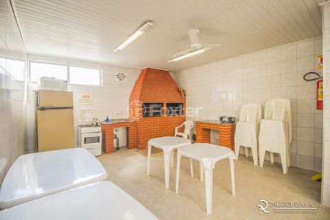 Image 11 - 882505