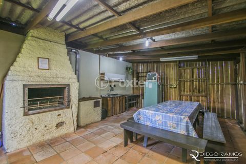 Image 11 - 877717