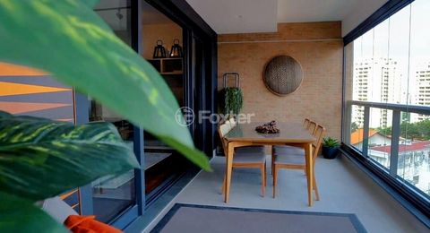 Image 8 - 896860
