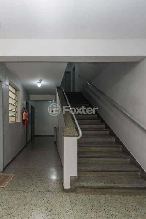 Image 6 - 874738