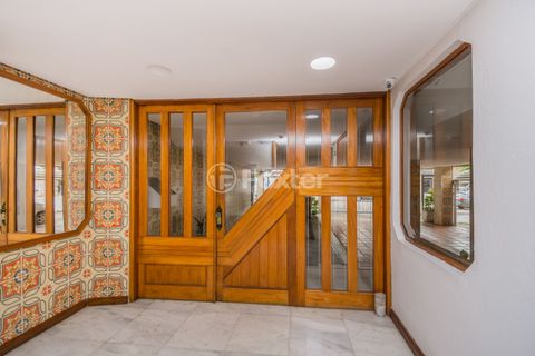 Image 8 - 888982