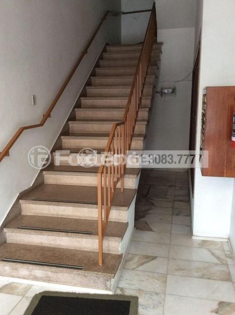Image 9 - 874218