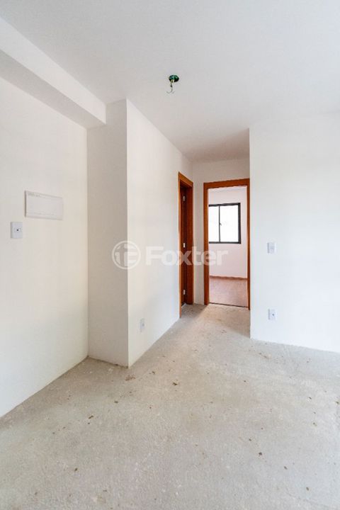 Image 1 - 936548