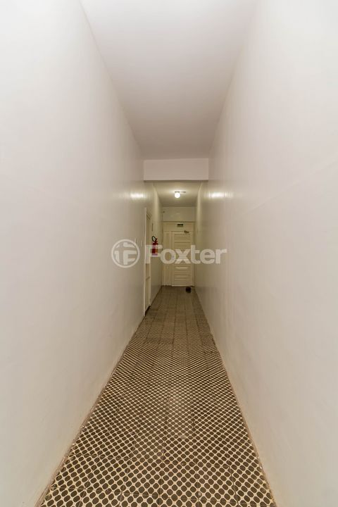 Image 13 - 884650