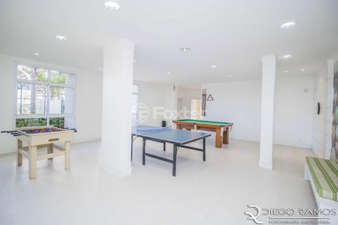 Image 19 - 879565
