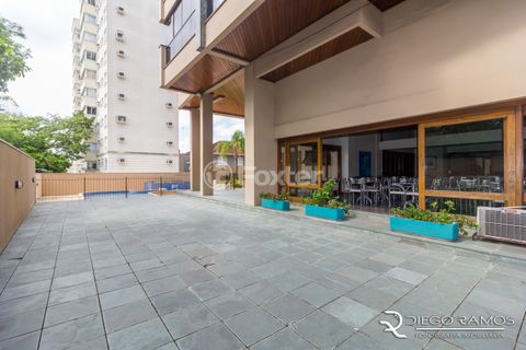 Image 7 - 915724