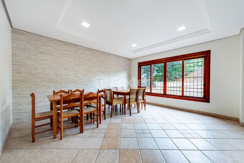 Image 19 - 881771