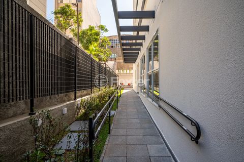 Image 7 - 928525
