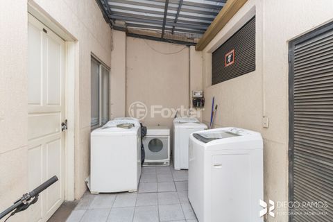 Image 9 - 876898