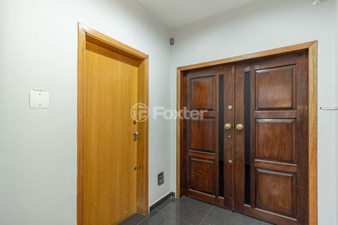 Image 17 - 891932