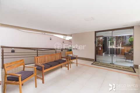 Image 3 - 916098