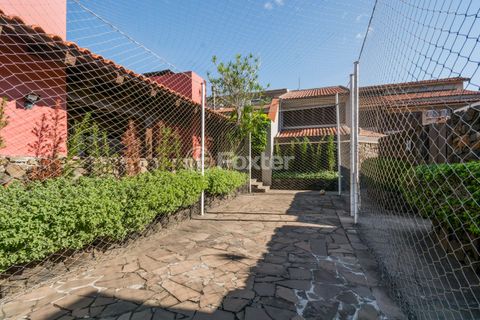 Image 15 - 917403