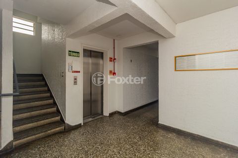 Image 17 - 251733