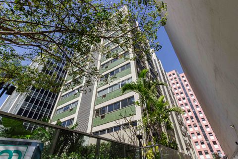 Image 16 - 895012