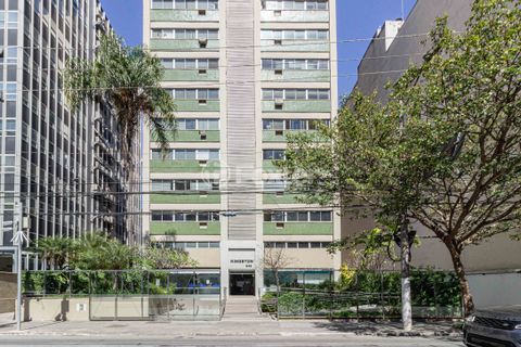 Image 17 - 895012