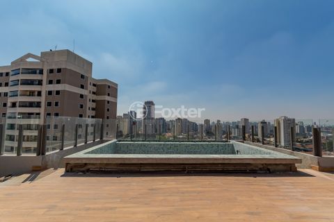 Image 11 - 900640