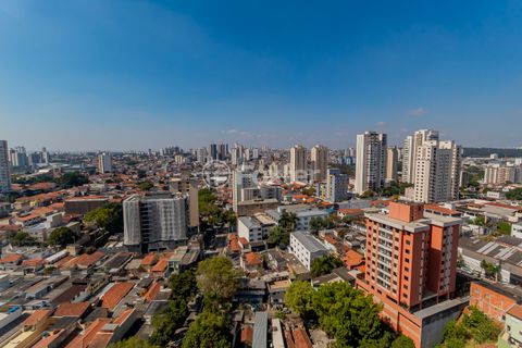 Image 17 - 900640