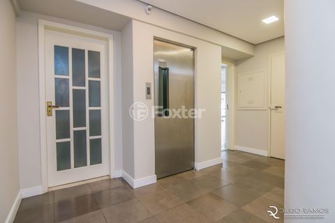 Image 17 - 880954