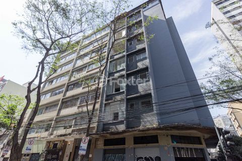 Image 19 - 898221