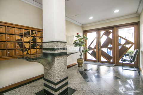 Image 15 - 879268