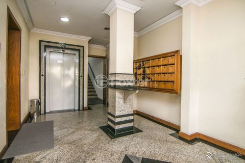 Image 14 - 879268