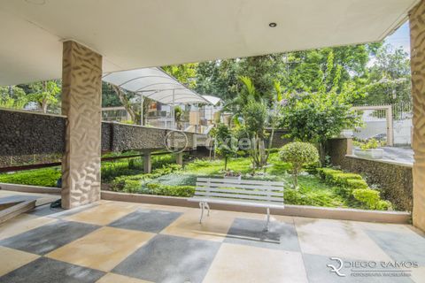 Image 11 - 883308