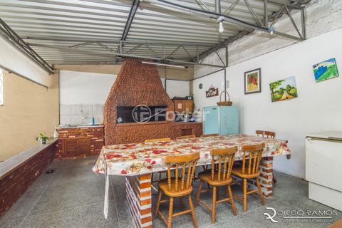 Image 16 - 883308