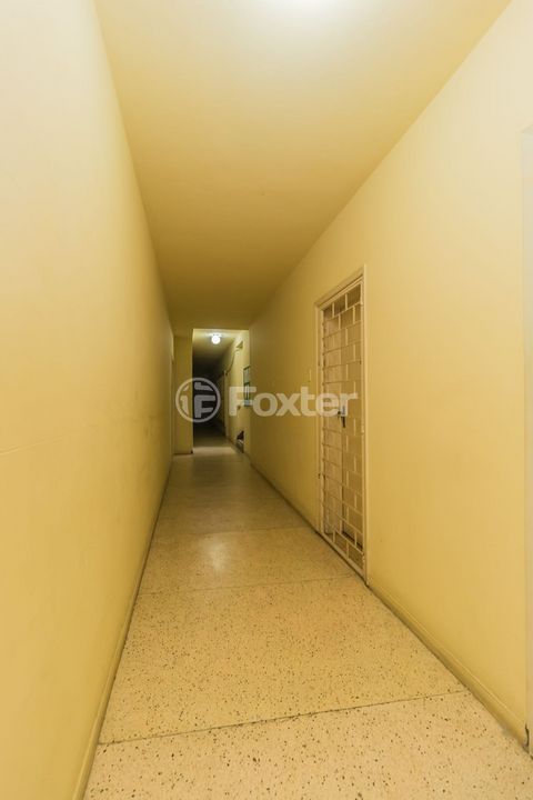 Image 6 - 898065