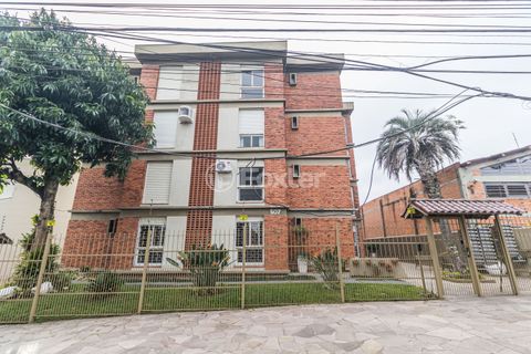 Image 17 - 896718