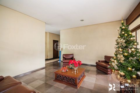 Image 11 - 886773