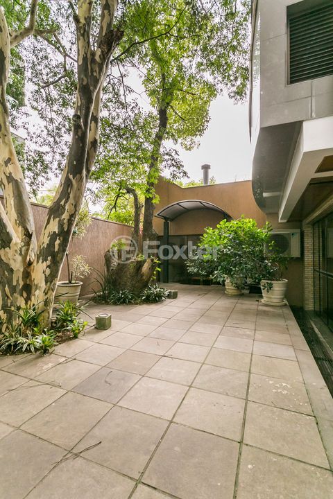 Image 11 - 8475
