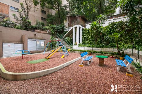 Image 11 - 884634