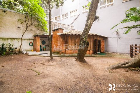 Image 17 - 884634