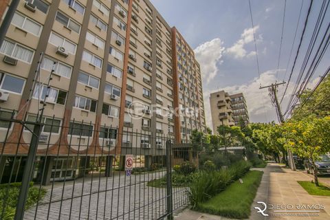 Image 13 - 895713